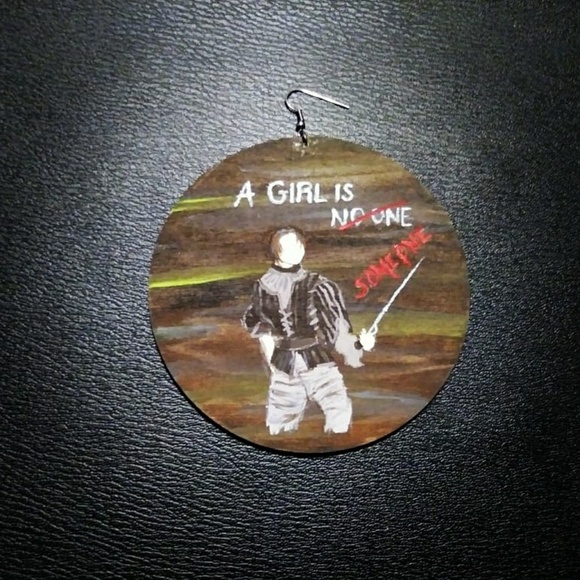 "Arya & Needle" Earrings - Picture 3 of 8